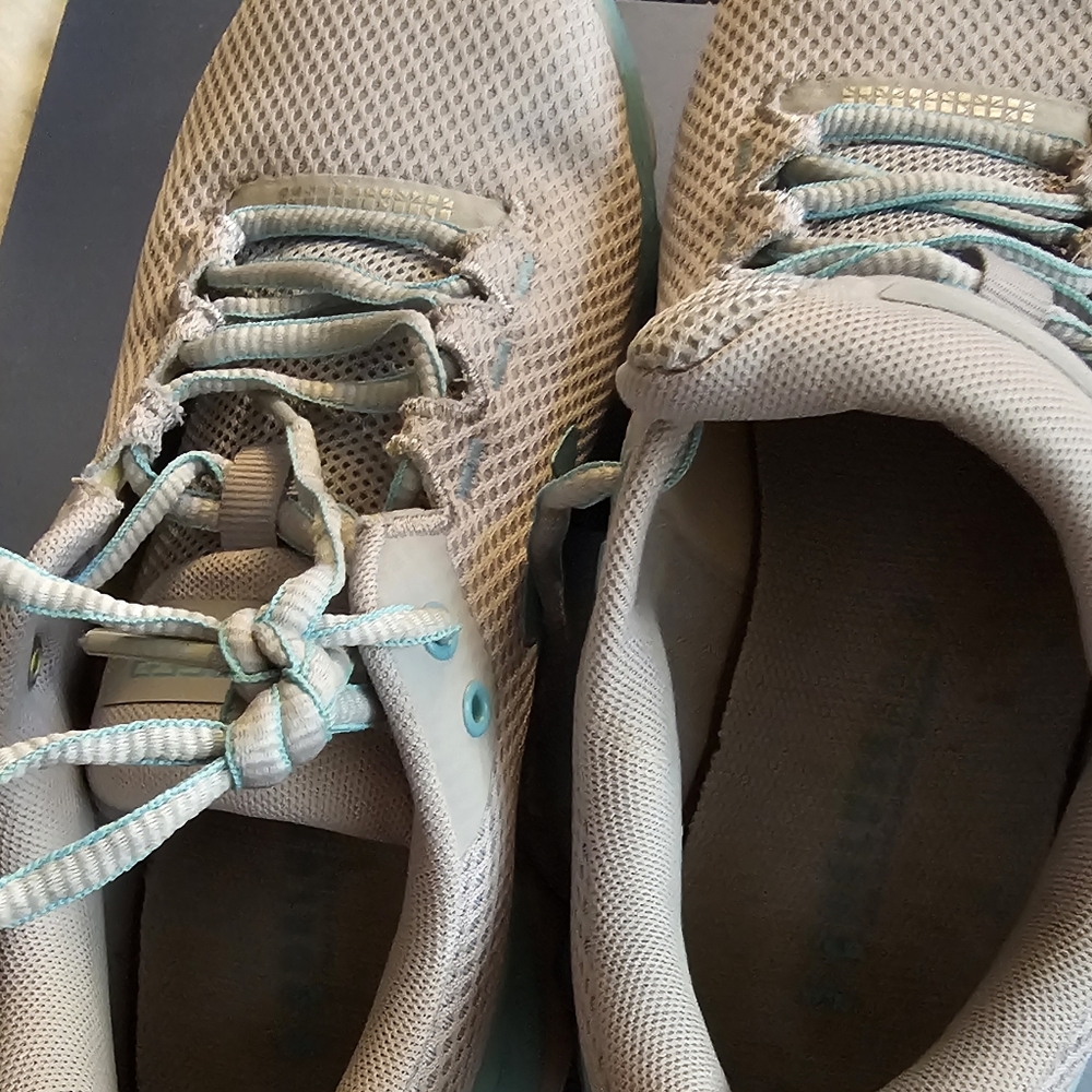 Under Armour Women's Sneakers - Light Gray and Teal